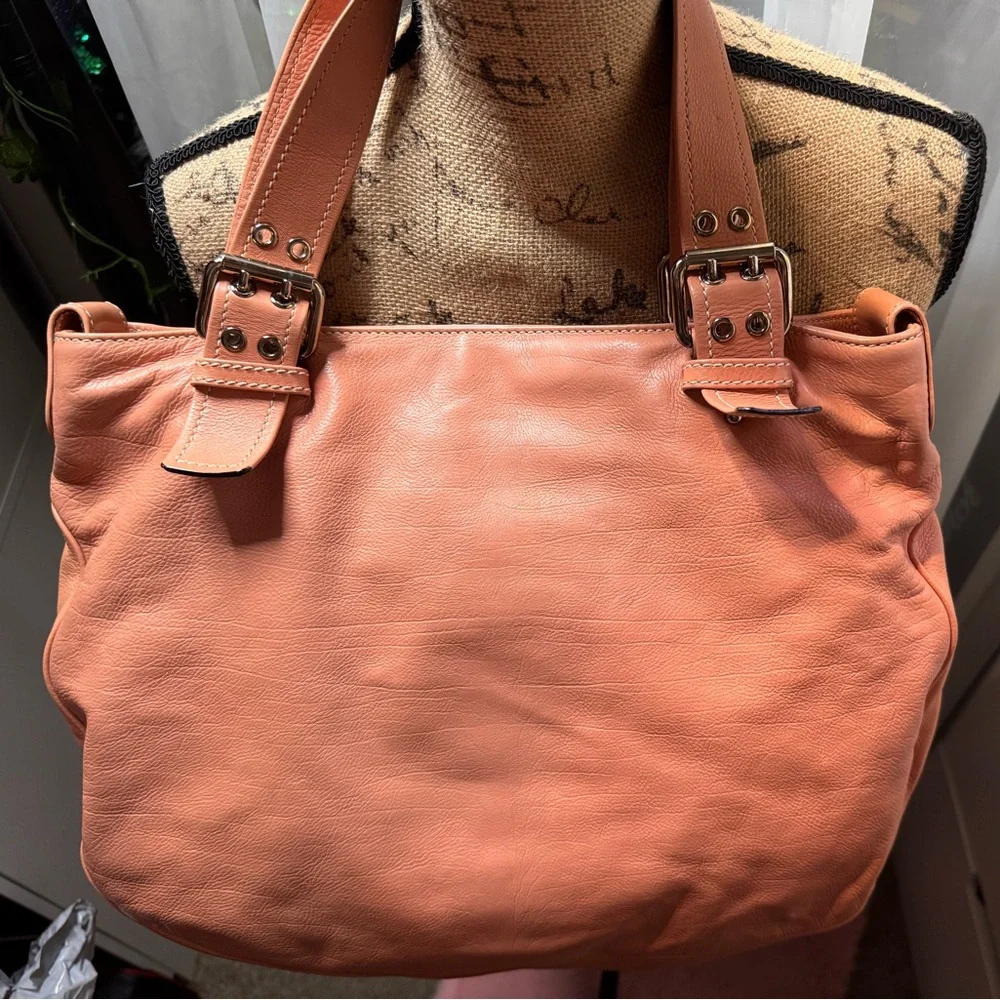 Marc Jacobs Classic Peach Leather Shoulder Bag - Picture 2 of 14